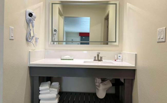 Ramada by Wyndham Anaheim Convention Center