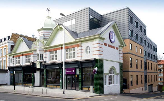Premier Inn London Clapham Hotel
