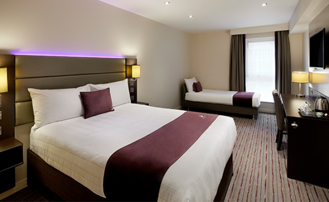 Premier Inn London Clapham Hotel