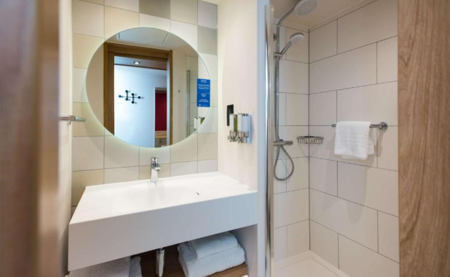 Hampton by Hilton London Park Royal