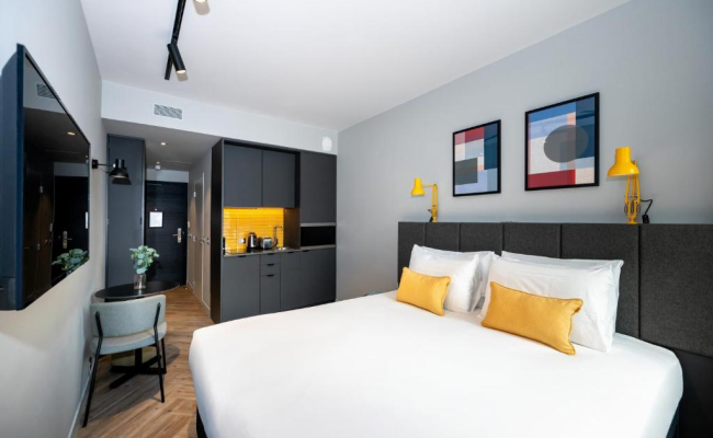 Staycity Aparthotels Paris La Defense