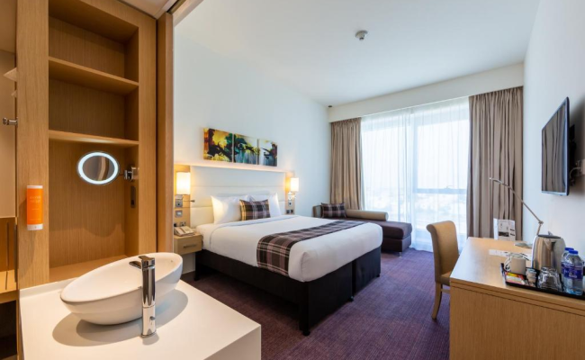 Premier Inn Dubai Dragon Mart