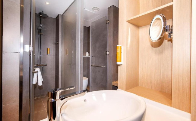 Premier Inn Dubai Dragon Mart