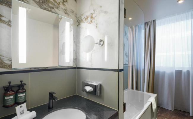 voco Paris - Porte de Clichy, an IHG Hotel