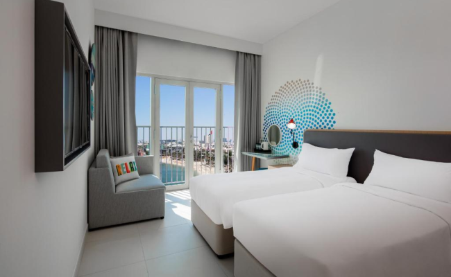 Rove La Mer Beach