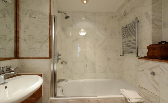 Twenty Nevern Square Hotel