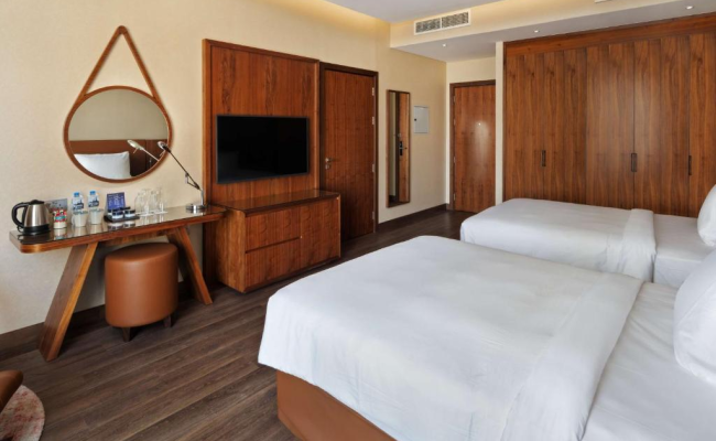 Radisson Blu Hotel, Dubai Canal View
