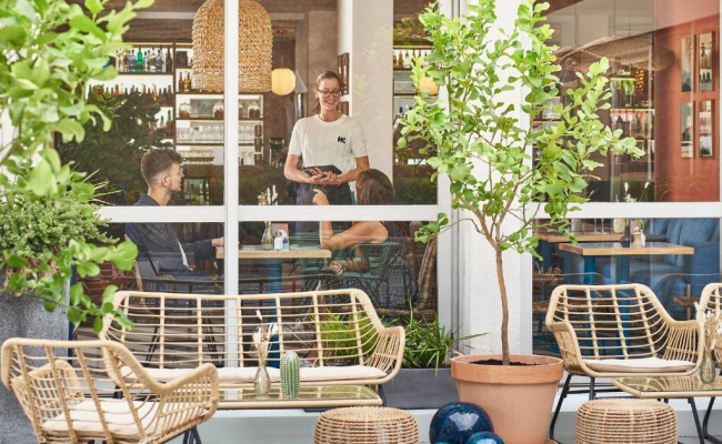 Hôtel Chromatics & Restaurant Hill Club by HappyCulture