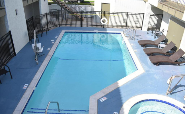 Signature Anaheim Maingate
