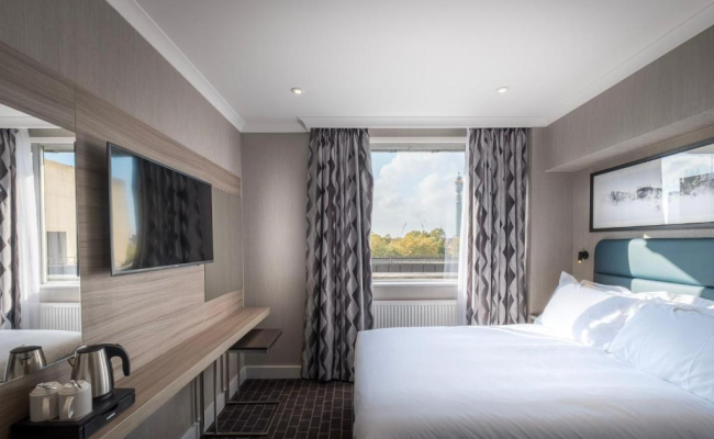 City Sleeper at Royal National Hotel