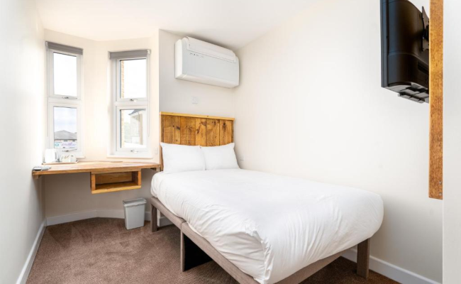 Hotel DC, Stratford