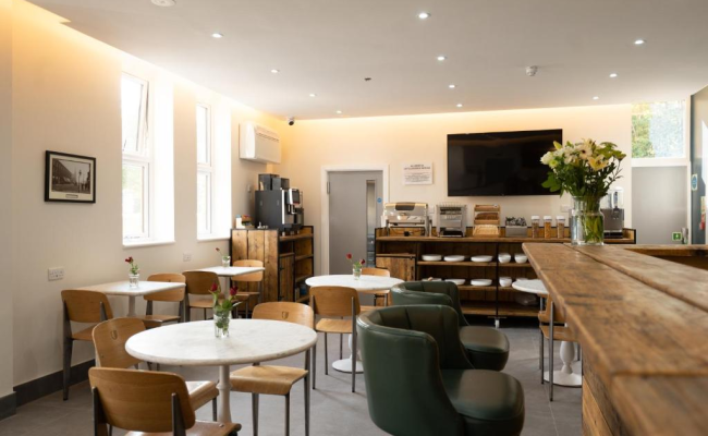 Hotel DC, Stratford