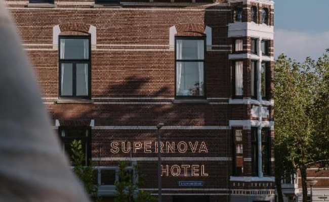 Supernova Hotel