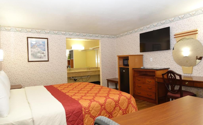 Tropic Lodge