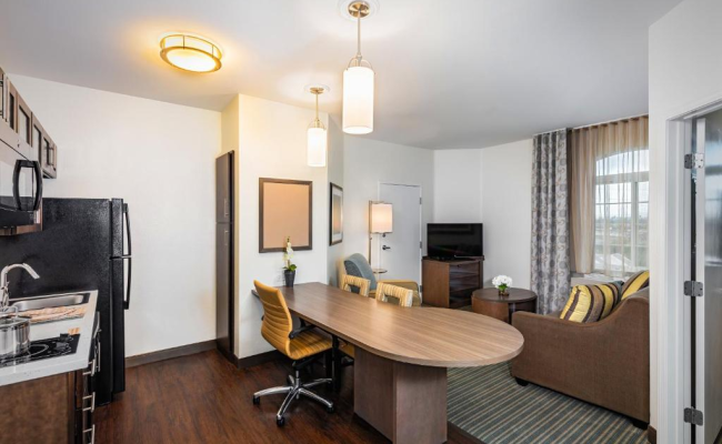 Candlewood Suites Anaheim - Resort Area, an IHG Hotel
