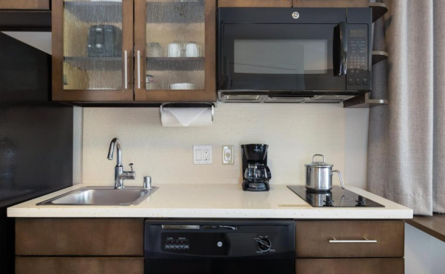 Candlewood Suites Anaheim - Resort Area, an IHG Hotel