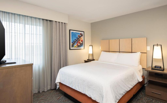 Candlewood Suites Anaheim - Resort Area, an IHG Hotel