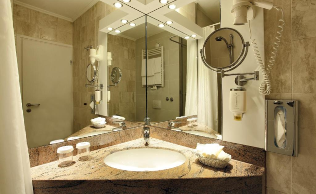 SOALTEE Hotel by Trip Inn Frankfurt Messe Tagungshotel