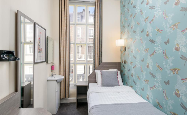 OYO Bakers Hotel London Victoria
