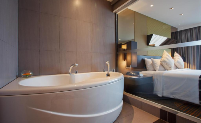 Golden Tulip Mandison Suites