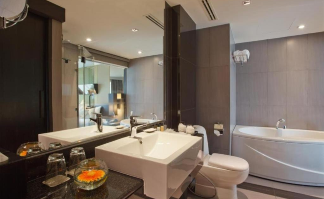 Golden Tulip Mandison Suites