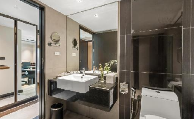 Golden Tulip Mandison Suites