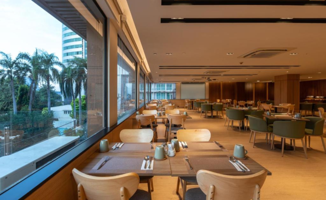 Golden Tulip Mandison Suites