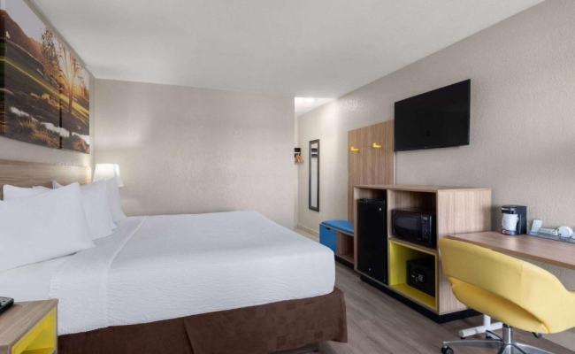 Days Inn by Wyndham Las Vegas Airport Near the Strip
