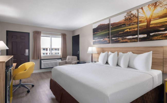 Days Inn by Wyndham Las Vegas Airport Near the Strip