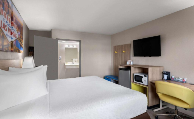 Days Inn by Wyndham Las Vegas Airport Near the Strip