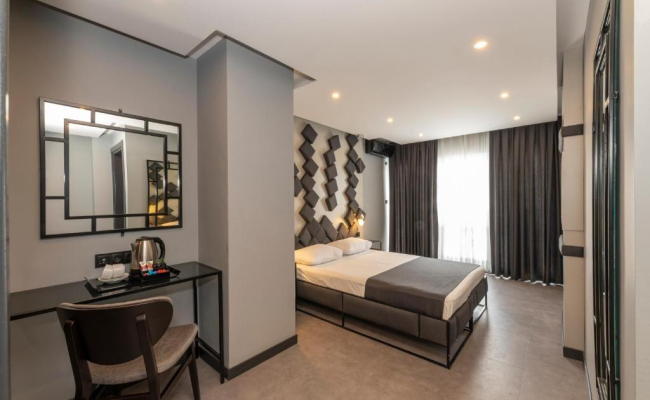 White Palace Hotel