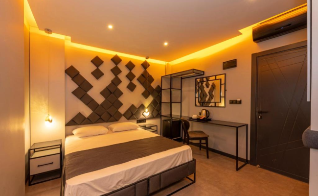 White Palace Hotel