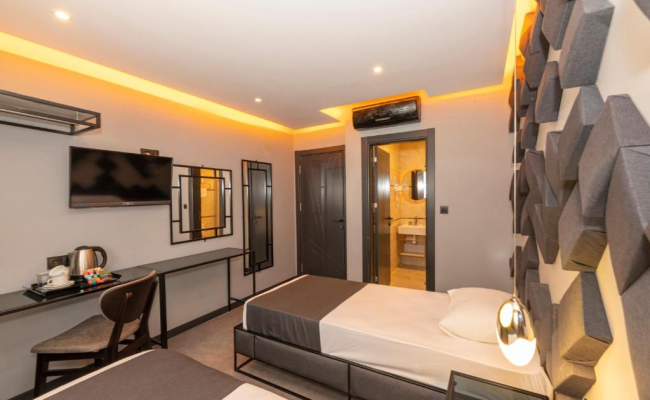White Palace Hotel
