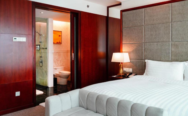 Pullman Shanghai Skyway