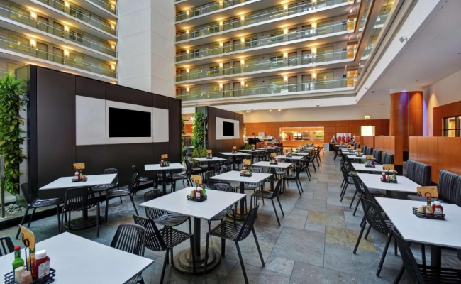 Embassy Suites by Hilton Chicago Downtown Magnificent Mile