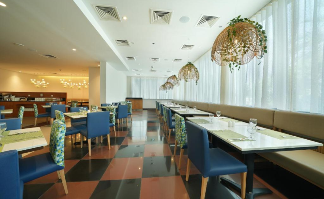 Arabian Park Dubai, an Edge by Rotana Hotel