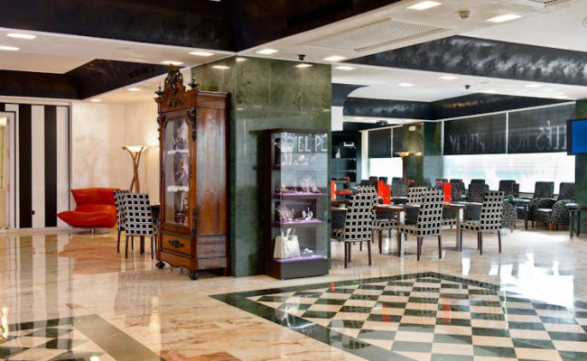 Salles Hotel Pere IV