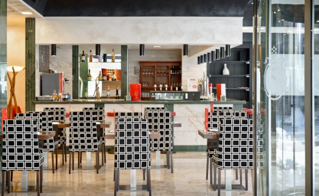 Salles Hotel Pere IV