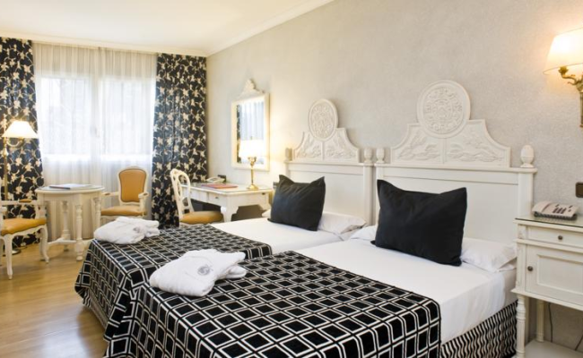 Salles Hotel Pere IV
