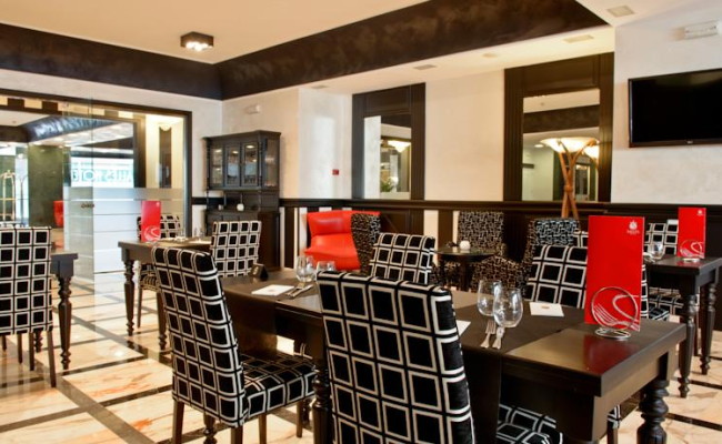 Salles Hotel Pere IV
