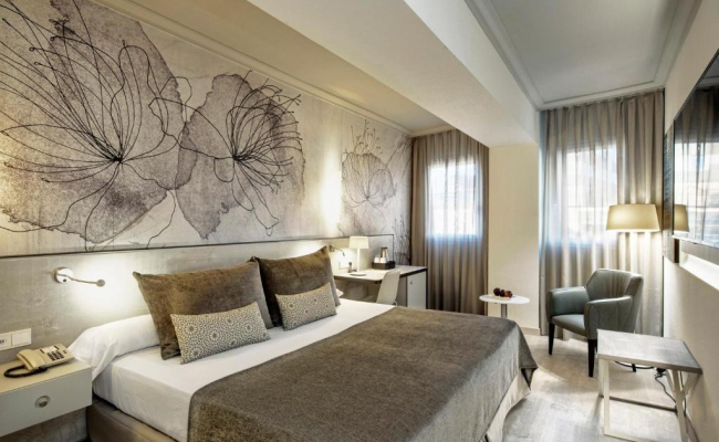 Salles Hotel Pere IV