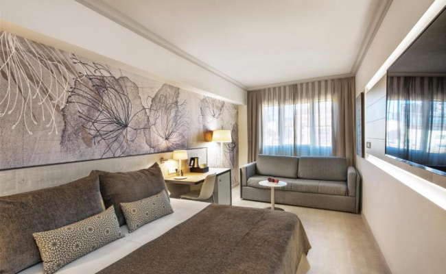 Salles Hotel Pere IV