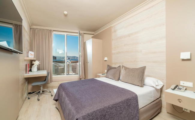 Salles Hotel Pere IV