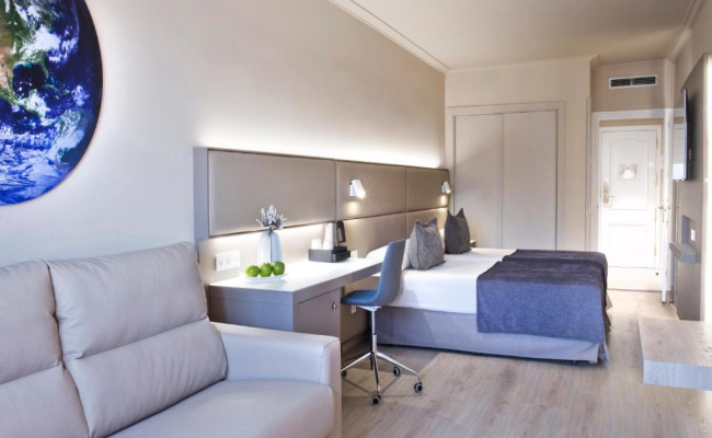 Salles Hotel Pere IV