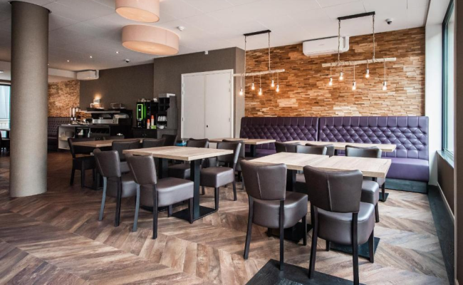 Melrose Hotel