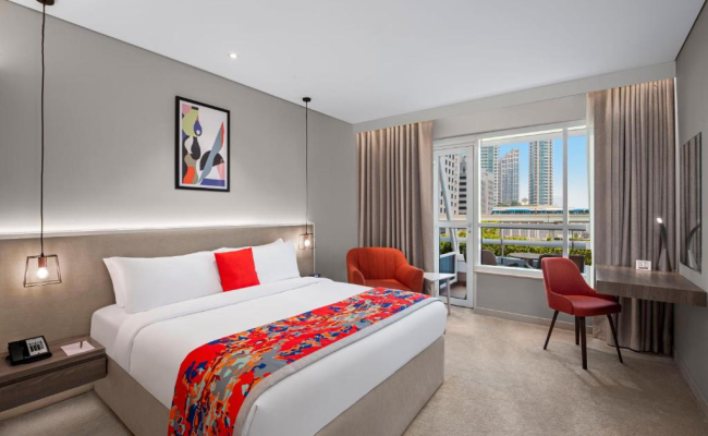 Leva Hotel and Suites, Opposite Downtown