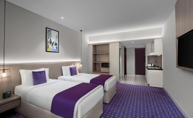 Leva Hotel and Suites, Opposite Downtown