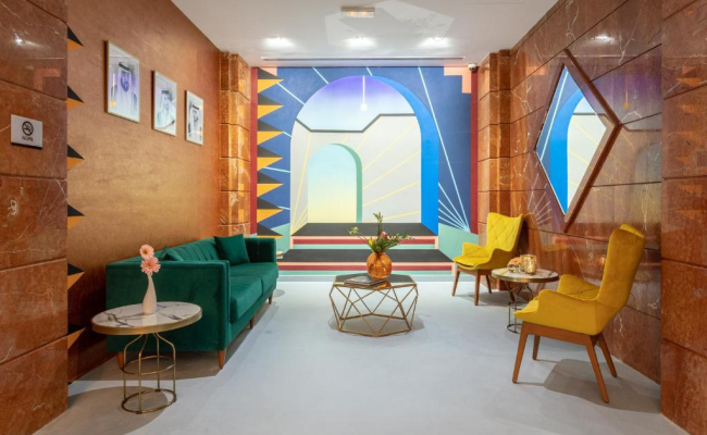 Leva Hotel and Suites, Opposite Downtown