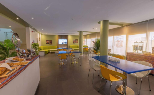 Super 8 Hotel Al Riyadh by Wyndham
