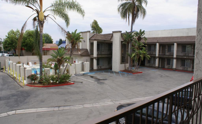 Queens Inn Anaheim